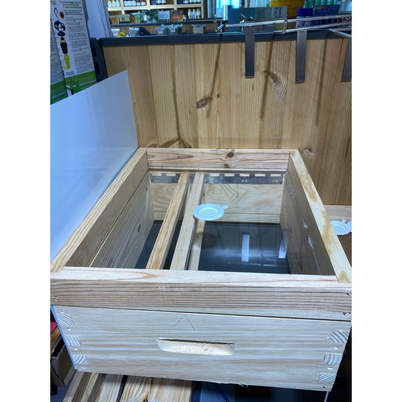 Couvre cadre dadant 10 VISIO plexi 3mm encadré ( trou nourrissement centrale) 500*430*50mm